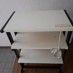 【決まりました】無料　パソコンラックの画像