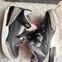 ナイキ エアジョーダン3 レトロ ブラック セメント 2018の画像
