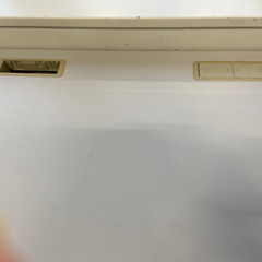 無料！鍵付きの中古デスク2個、あります。の画像