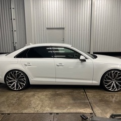 アウディ　A4 高年式美車　マトリクスLED 車検ロング　S8純正21インチ　の画像