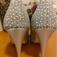 【美品】ドバイ発　パーティー用ヒールの画像
