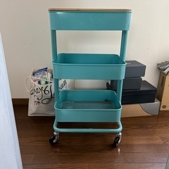 IKEA のRÅSKOG ロースコグ　可動式ラック