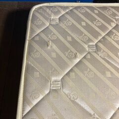 P0420 ダブルベッド マットレスの画像