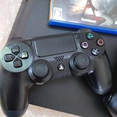 PS4本体 コントローラー2個付きの画像