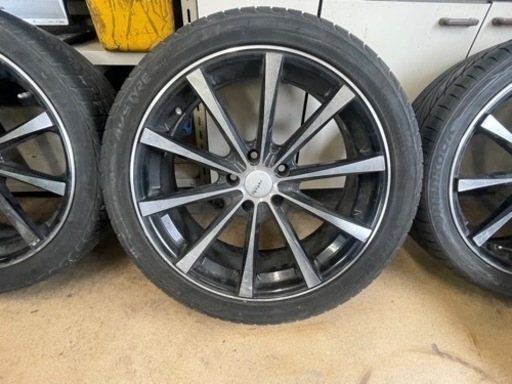 245/40/19タイヤホイル25000円