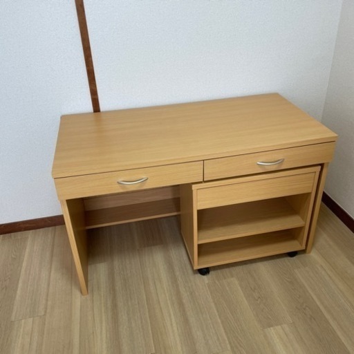 テーブル　机