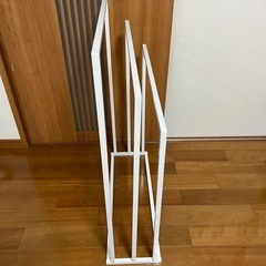【お値下げ】白いシンプルなタオルかけの画像