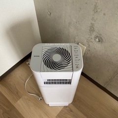 2022年製　サーキュレーター衣類乾燥除湿機