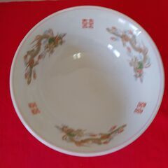 値下げ。格安中古未使用品　 高級中華丼どんぶり・ラーメン鉢　陶器製・龍柄入り　ｗ１９ｈ７，５ｃｍ、全４個。  　所在地と必要数量及び必要日をお知らせください、の画像
