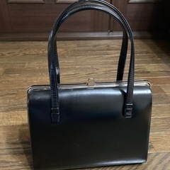 アンティーク調本革バッグ