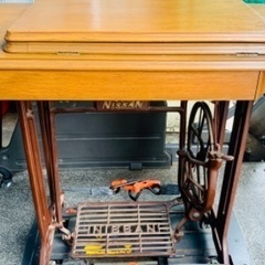 ミシン台  程度極上　　昭和41年製　美品　優良品　ガーデン　テーブル　カフェ　喫茶店　レトロ　花瓶台の画像