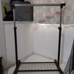 ハンガーラック　ブラウンの画像