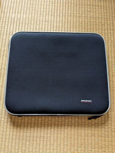 【4/30まで、美品】PCケース ノートパソコンバッグ