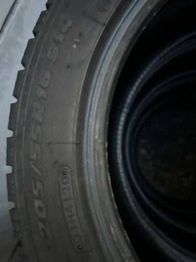 (製造2020バリ山)205/55R16 スタッドレス4本　１６インチ　冬タイヤ　プリウス　乗用車