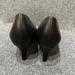 【お値下げ】マリクレール 黒パンプス 24.5の画像