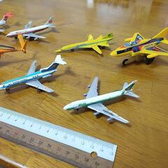 【レトロ航空機グッズ】飛行機ミニチュア、機内使用マドラーセットの画像