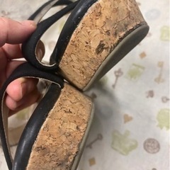 ブラックサンダルの画像