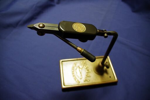 《フライタイイング用品》の出品です