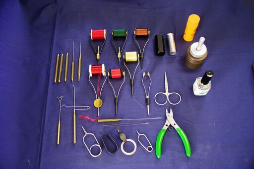 《フライタイイング用品》の出品です