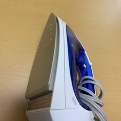 TOSHIBA スチームアイロンの画像