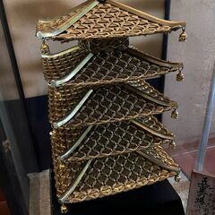 ５円黄銅貨で作られた五重塔の画像