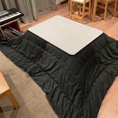 サンヨーのコタツとニトリのこたつ布団セットでの画像