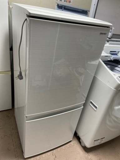 送料・設置込み　冷蔵庫　137L SHARP 2020年