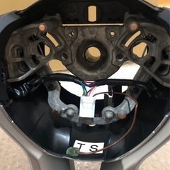 新品★セレナHFC27★純正品・革★ステアリング ★ハイウェイスター e-POWERの画像