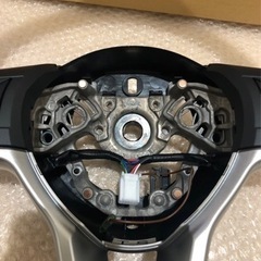 新品★セレナHFC27★純正品・革★ステアリング ★ハイウェイスター e-POWERの画像