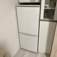 冷蔵庫　シャープ　137リットル　SHARP