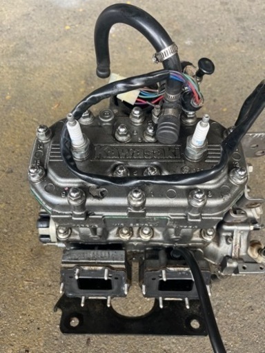 ジェットスキーエンジン　750 Kawasaki
