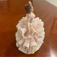 アイリッシュドレスデン Tracy ピンクホワイトドレス レース人形 磁器の画像