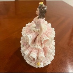 アイリッシュドレスデン Tracy ピンクホワイトドレス レース人形 磁器の画像