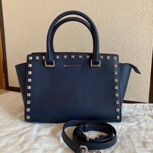 直接のみ！MICHAEL KORS スタッズ　2wayショルダーバッグ　サフィアーノ