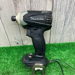 中古品△マキタ　充電式インパクトドライバー　TD132D　本体の...