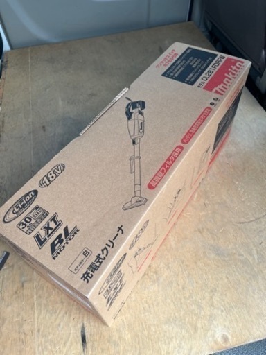 手渡し限定　新品未開封　マキタ充電式クリーナー　CL281FDRFW