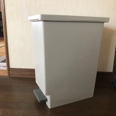 家庭用　ゴミ箱　大容量