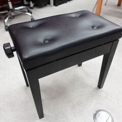 ピアノ椅子の画像