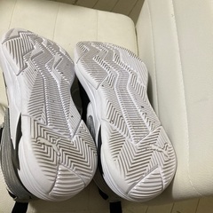 バスケットシューズ23.0センチの画像