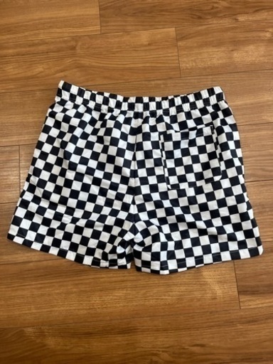 新品　メンズ　ショートパンツ　売ります