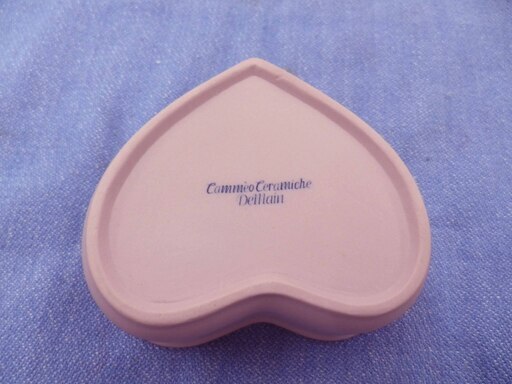 カメオセラミカ 小物入れ 蓋付き 陶器 ハート ピンク 幅10.5cm 奥行