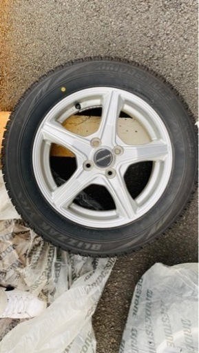 スタッドレスタイヤ　175/65R15 アルミホイル付きの4本セット