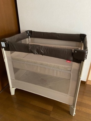 アップリカ　ココネルエアー　ココア　ベビーベッド