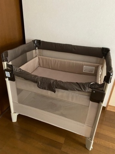 アップリカ　ココネルエアー　ココア　ベビーベッド 