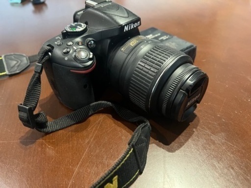 Nlkon 一眼レフ　D5200