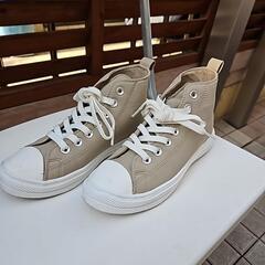 合成皮スニーカー　お引き取り決まりました