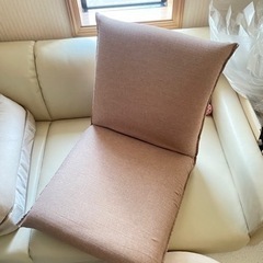 お早めにどうぞ！ヤマザキ、コンパクト座椅子２（産学連携シリーズ）