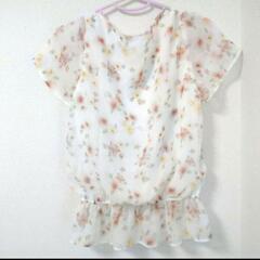 値下げ交渉️⭕️《新品》⑪トップス 花柄 の画像
