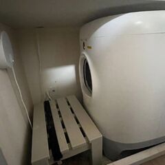 引っ越しに伴う家具・家電の処分（ベッドフレーム、冷蔵庫、チェスト、ロングデスク、自転車など）の画像