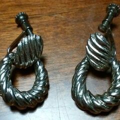 【無事受け渡し完了】イヤリング　２組